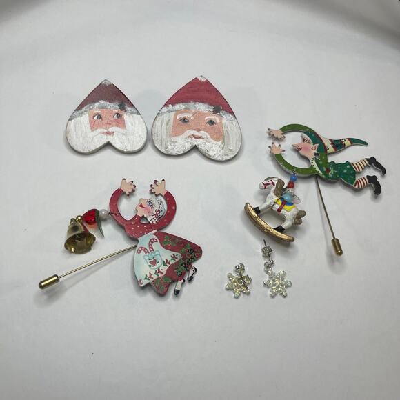 Set of four 4 Christmas pins brooch santa claus St Nicolas elf Mrs. Claus holida - Picture 1 of 12